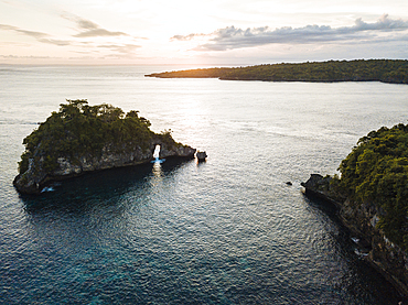 Crystal Bay at sunset, Nusa Penida, Bali, Indonesia, Southeast Asia, Asia