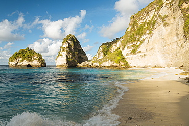 Diamond Beach, Klungkung, Nusa Penida, Bali, Indonesia, Southeast Asia, Asia