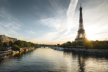 Eiffel Tower and River Seine at dawn, Paris, Ile-de-France, France, Europe