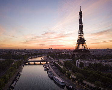 Eiffel Tower and River Seine at dawn, Paris, Ile-de-France, France, Europe