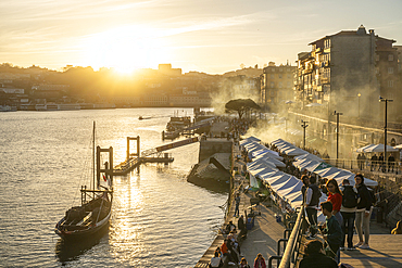 Douro River at sunset, Porto, Porto District, Norte, Portugal, Europe