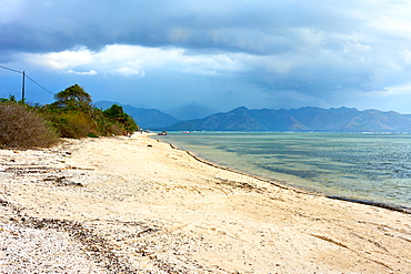 Beach in Gili Air with Lombok in background, Indonesia, Southeast Asia, Asia