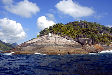 Lighthouse Point, granite and plam trees, coastal scenery, Mahe, Seychelles, Indian Ocean