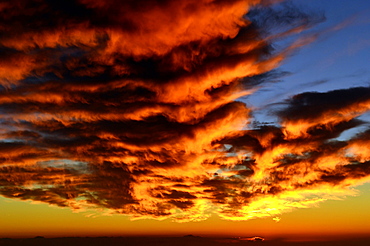 Spectacular sunset over the Pacific Ocean, West of the Hawaiian Islands, Pacific