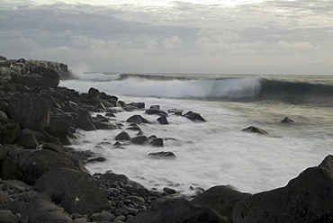 Wave movement - espanola. Galapagos.