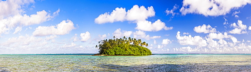 Tropical island of Motu Taakoka covered in Palm Trees in Muri Lagoon, Rarotonga, Cook Islands, South Pacific, Pacific