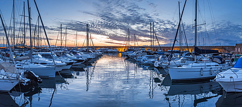 Antibes Harbour at sunrise, Provence-Alpes-Cote d'Azur, French Riviera, France, Mediterranean, Europe