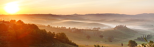 Farm house Belvedere at sunrise, near San Quirico, Val d'Orcia (Orcia Valley), UNESCO World Heritage Site, Siena Province, Tuscany, Italy, Europe