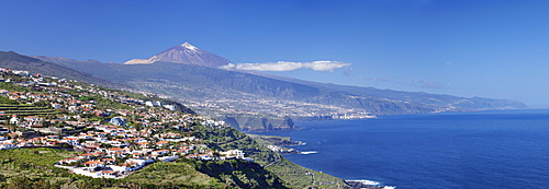 View over Orotava Valley to the north coast and Puerto de la Cruz and Pico del Teide, Tenerife, Canary Islands, Spain, Europe