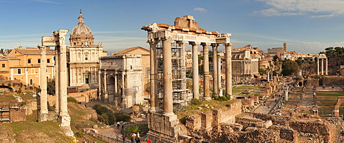 Roman Forum (Foro Romano), Temple of Saturn and Arch of Septimius Severus, UNESCO World Heritage Site, Rome, Lazio, Italy, Europe