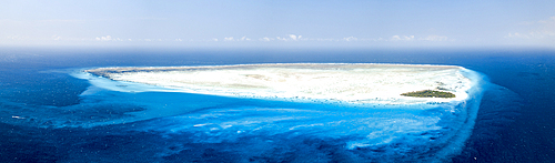 Aerial view of idyllic tropical atoll in the Indian Ocean, Zanzibar, Tanzania, East Africa, Africa