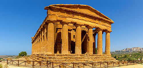 Temple of Concordia, Valle dei Templi (Valley of Temples), UNESCO World Heritage Site, Hellenic architecture, Agrigento, Sicily, Italy, Mediterranean, Europe