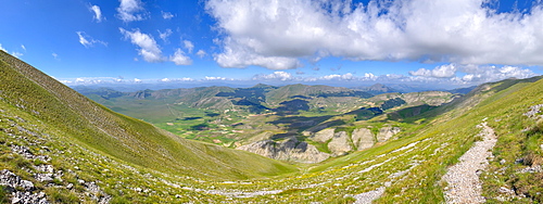 Mount Vettore in summer, Sibillini Mountains, Umbria, Italy, Europe