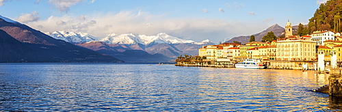 Panoramic view of Bellagio with snowcapped mountains in the background, Lake Como, Lombardy, Italian Lakes, Italy, Europe