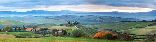 Panoramic view of San Quirico d'Orcia, Val d'Orcia, UNESCO World Heritage Site, Tuscany, Italy, Europe