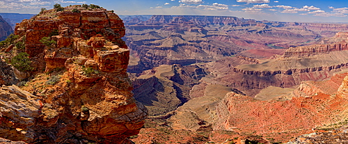 Northern view of the Grand Canyon from Papago Point on the south rim, the rock on the left is Hollenback Point, Grand Canyon National Park, UNESCO World Heritage Site, Arizona, United States of America, North America