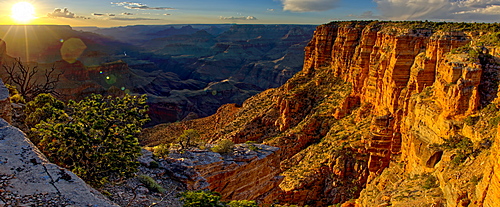 Grand Canyon view just west of Zuni Point on the South Rim nearing sunset, Grand Canyon National Park, UNESCO World Heritage Site, Arizona, United States of America, North America