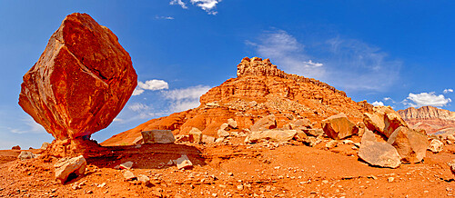 Balanced boulder just below the Upper Soap Creek Bench in Vermilion Cliffs National Monument, Arizona, United States of America, North America