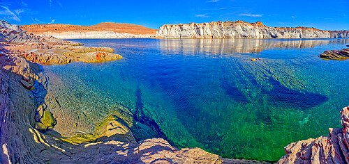 The emerald blue waters of Lake Powell just north of the Glen Canyon Dam in an area called The Chains, near Page, Arizona, United States of America, North America