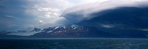 Glacier carved mountain range