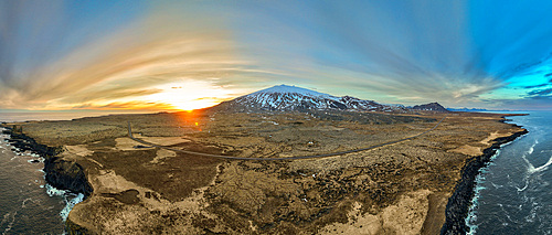 A view of SnA�fellsjokull in the Snaefellsnes Peninsula at sunset, Iceland, Polar Regions