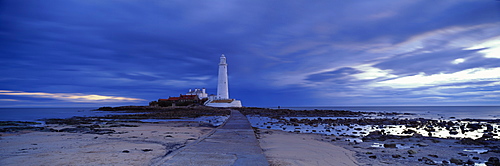 St. Mary's Lighthouse and St. Mary's Island in stormy weather, near Whitley Bay, Tyne and Wear, England, United Kingdom, Europe