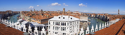 Panoramic view of the Grand Canal from the terrace of the Fondaco dei Tedeschi, Venice, UNESCO World Heritage Site, Veneto, Italy, Europe