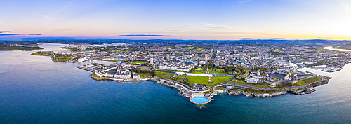 Plymouth, city skyline, Hoe Park and lighthouse, Plymouth Sound, Devon, England, United Kingdom, Europe