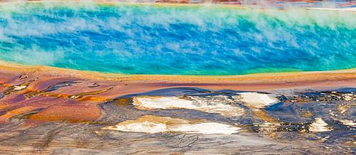 Colored mineral deposits at the edge sr steaming hot spring, detail photo, Grand Prismatic Spring, Midway Geyser Basin, Yellowstone National Park, Wyoming, USA, North America