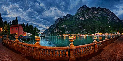 Promenade of Riva del Garda in the north of Lake Garda, Riva del Garda, Trento, Trentino-Alto Adige, Italy, Europe