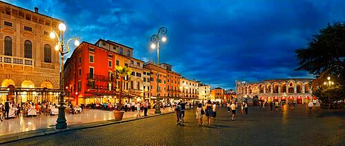 Piazza Bra with Roman amphitheatres Arena di Verona in the evening, Piazza Bra, Verona, Veneto, Italy, Europe