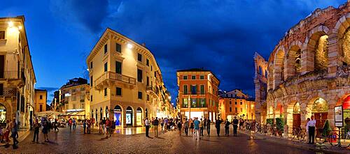 Piazza Bra with Roman amphitheatres Arena di Verona in the evening, Piazza Bra, Verona, Veneto, Italy, Europe