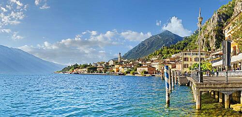 Idyllic fishing village on the western shore of Lake Garda, Limone Sul Garda, Brescia, Lake Garda West, Lombardy, Italy, Europe