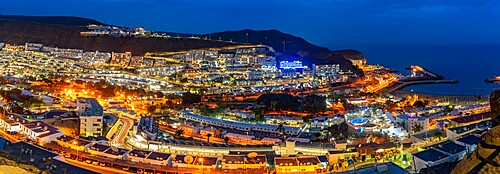 View of Puerto Rico from elevated position at dusk, Playa de Puerto Rico, Gran Canaria, Canary Islands, Spain, Atlantic, Europe