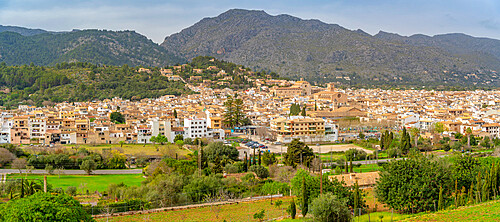 View of Pollenca in mountainous setting, Pollenca, Majorca, Balearic Islands, Spain, Mediterranean, Europe