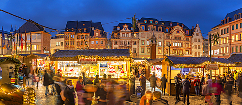 View of Christmas Market in Domplatz, Mainz, Rhineland-Palatinate, Germany, Europe