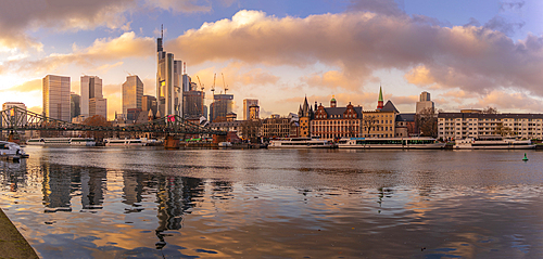 View of city skyline and River Main at sunset, Frankfurt am Main, Hesse, Germany, Europe