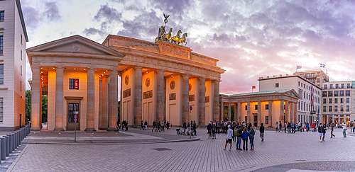 View of Brandenburg Gate at dusk, Pariser Square, Unter den Linden, Berlin, Germany, Europe