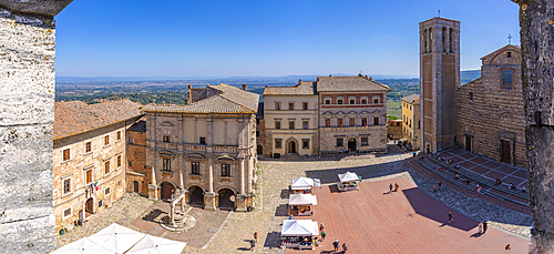 View of Piazza Grande from Palazzo Comunale in Montepulciano, Montepulciano, Province of Siena, Tuscany, Italy, Europe