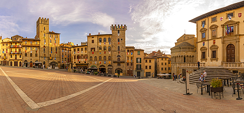 View of Piazza Grande, Arezzo, Province of Arezzo, Tuscany, Italy, Europe