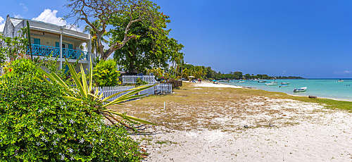 View of Beach at Trou-aux-Biches and turquoise Indian Ocean on sunny day, Trou-aux-Biches, Mauritius, Indian Ocean, Africa