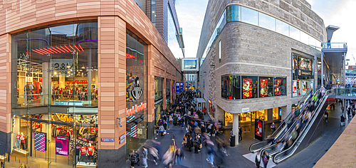 View of shops and Christmas shoppers, Liverpool City Centre, Liverpool, Merseyside, England, United Kingdom, Europe