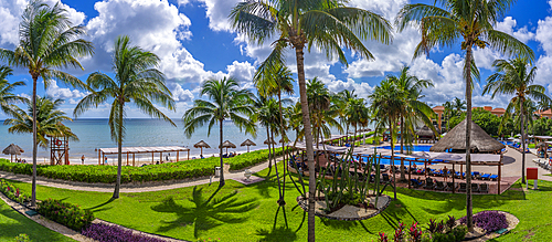 View of hotel and sea near Puerto Morelos, Quintana Roo, Caribbean Coast, Yucatan Peninsula, Riviera Maya, Mexico, North America