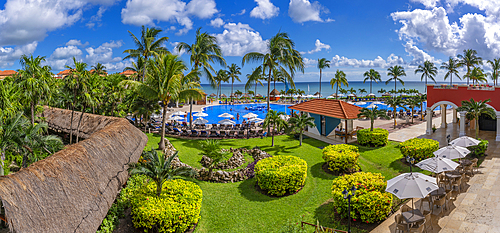 View of hotel and sea near Puerto Morelos, Quintana Roo, Caribbean Coast, Yucatan Peninsula, Riviera Maya, Mexico, North America