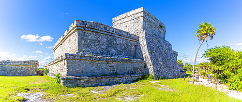 View of Mayan Castello ruins, Tulum, Quintana Roo, Caribbean Coast, Yucatan Peninsula, Riviera Maya, Mexico, North America