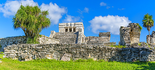 View of Mayan Temple ruins, Tulum, Quintana Roo, Caribbean Coast, Yucatan Peninsula, Riviera Maya, Mexico, North America