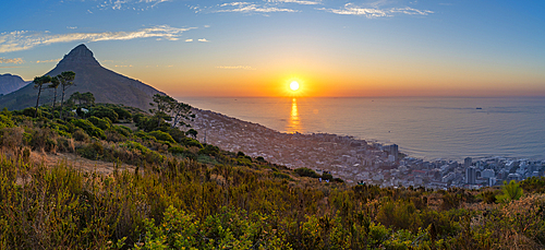 View of Lion's Head and Bantry Bay at sunset from Signal Hill, Cape Town, Western Cape, South Africa, Africa