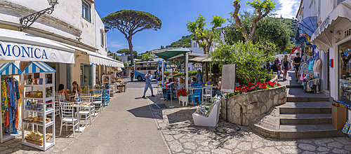 View of restaurant and cafe and shops in Piazza dela Vittoria, Anacapri, Isle of Capri, Campania, Italy, Mediterranean, Europe