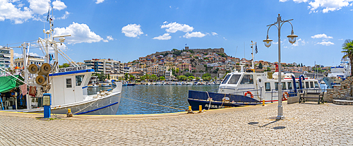 View of Kavala Fortress and boats in the port, Kavala, Dimos Kavalas, Eastern Macedonia and Thrace, Gulf of Thasos, Gulf of Kavala, Greece, Europe