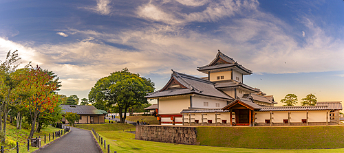 View of Hashizume-mon Gate, Kanazawa Castle, Kanazawa City, Ishikawa Prefecture, Honshu, Japan, Asia